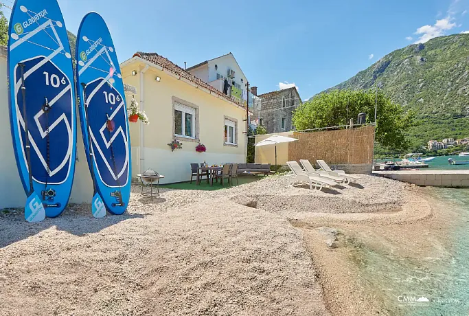 House, 1 room, 55 m² with a 610 m² plot in Kostanjica